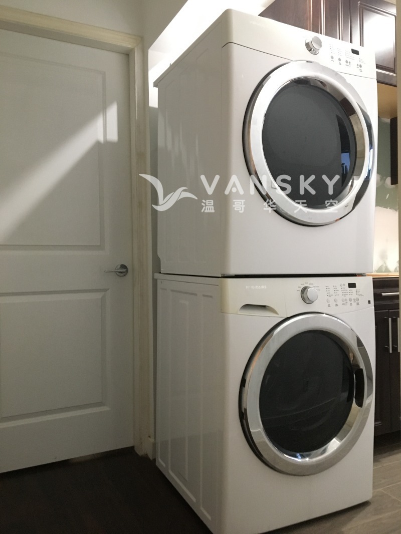 240927232200_3. Downstair - Laundry Room.JPG